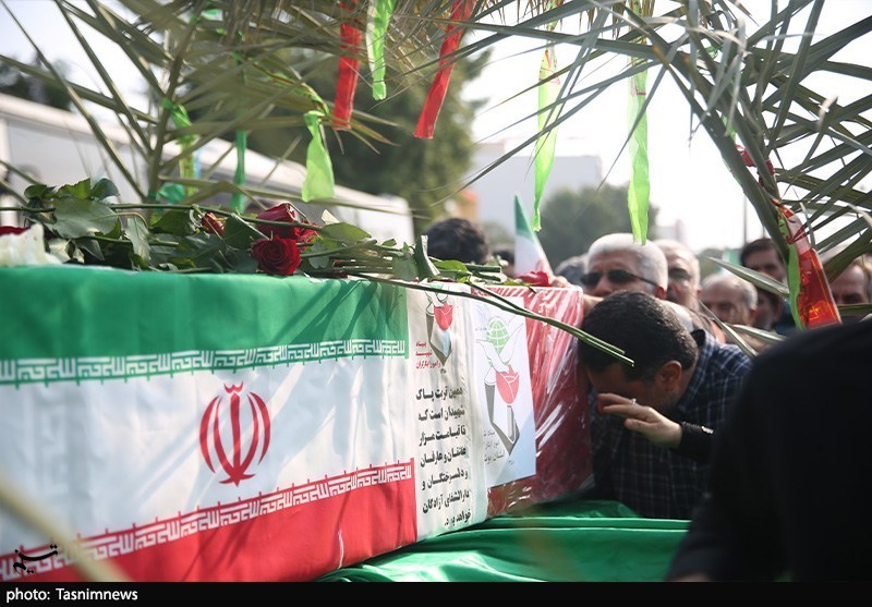 پیکر دو تن از شهدای انتظامی اغتشاشات اخیر وارد گلستان
شد